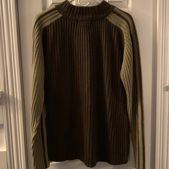 Men's Shirt - Picture 2 of 4